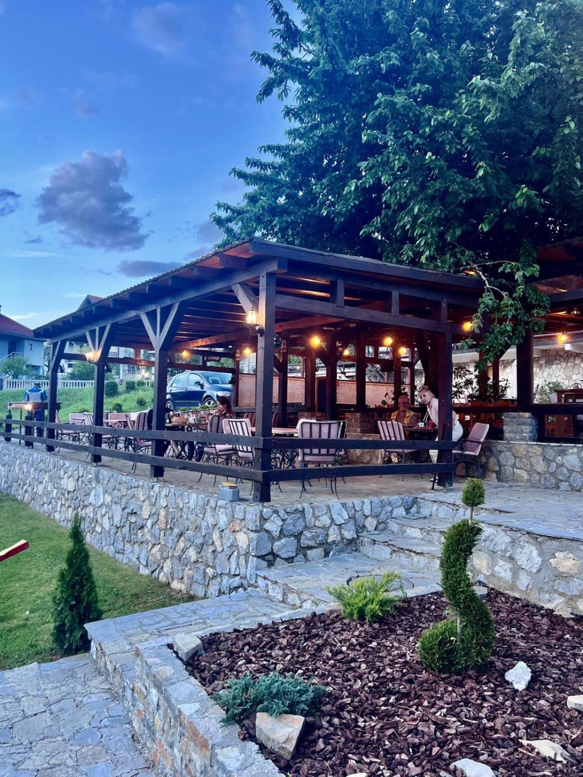 Camp Hotel Lake Views Plav Luaran gambar