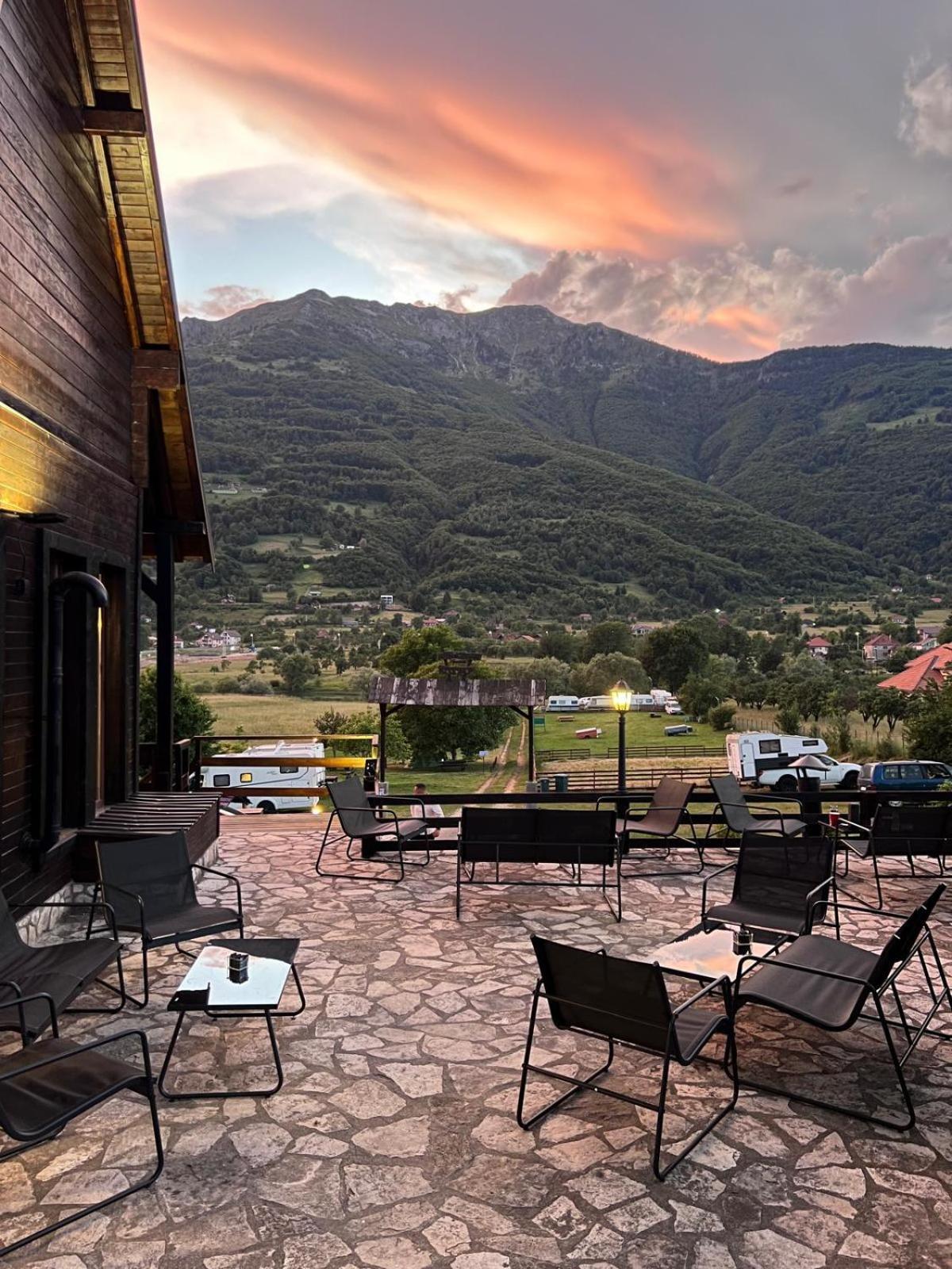 Camp Hotel Lake Views Plav Luaran gambar