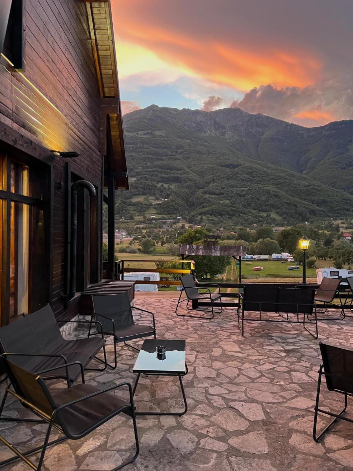 Camp Hotel Lake Views Plav Luaran gambar