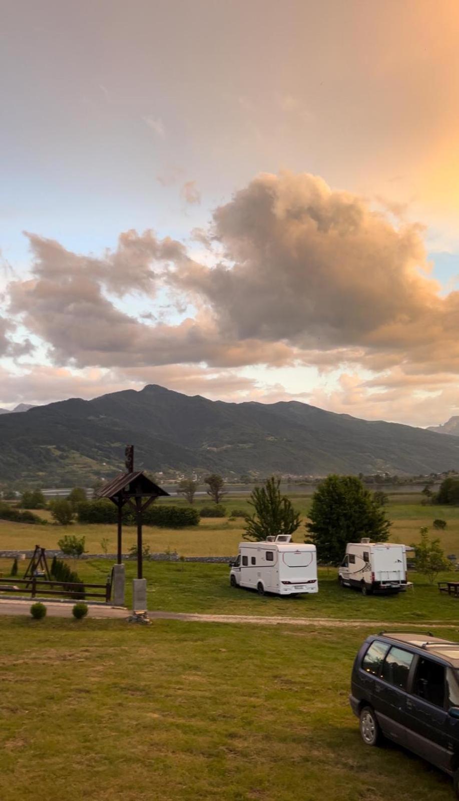 Camp Hotel Lake Views Plav Luaran gambar